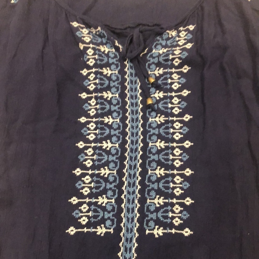 Embroidered top - Picture 2 of 3